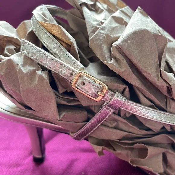 Lauren Ralph Lauren Strappy Gold Slingback Sandal! Size 7.5. See Notes & Photos! - Picture 7 of 16